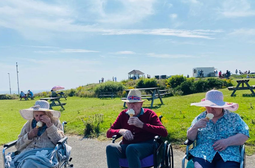 hc residents visit sea front 2021 2