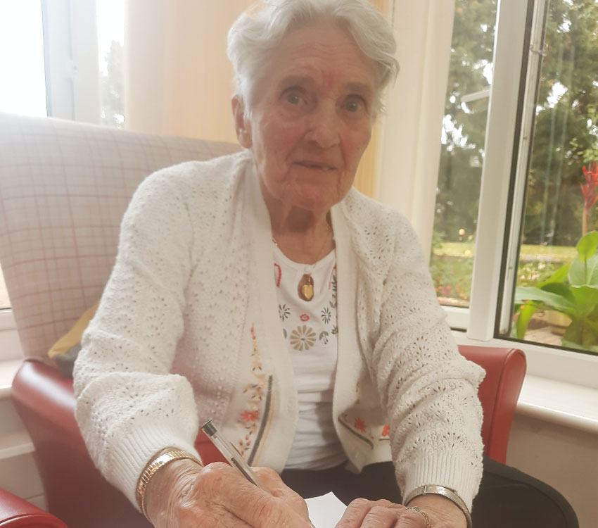 pensioners find way to keep in touch hadleigh nursing home 2