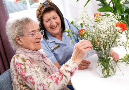 Our skilled activities team plans engaging and fun activities for our residents at Lilac Lodge